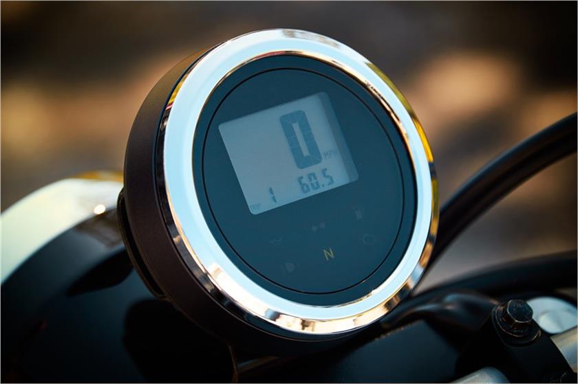 單環式的儀表，內含的LCD液晶螢幕能提供充分的行車資訊
